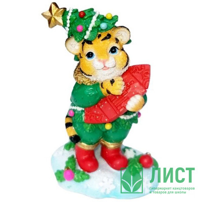 Украшение декоративное &quot;Тигр в костюме елки&quot; 8,7*5,7см арт.87567 Украшение декоративное "Тигр в костюме елки" 8,7*5,7см арт.87567