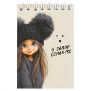 Блокнот А7 мягкая обложка на гребне 40 листов Феникс Девчонка в шапке выб.УФ-лак арт.73419